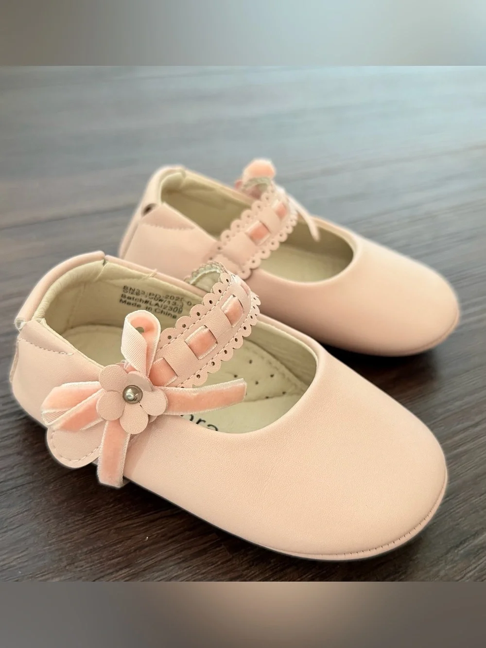 Toddler Girls Pale Pink Mary Jane Dress Shoes with Floral Strap